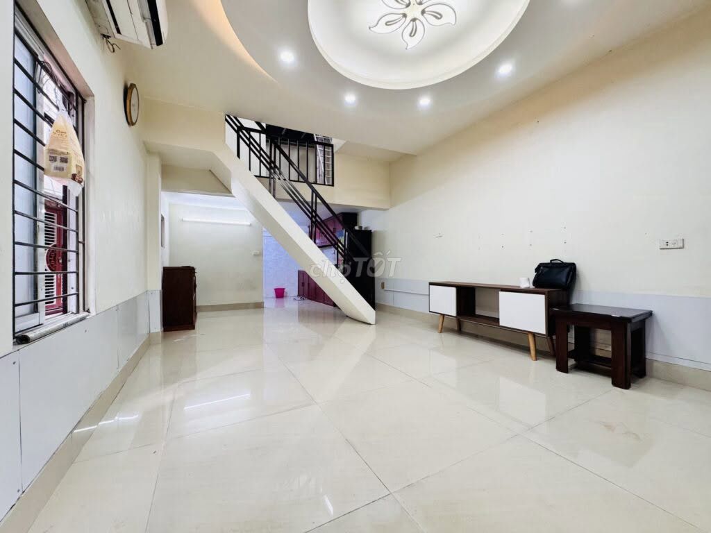 Rent the entire house 45 meters, 2 bedrooms, 2 toilets, 7 million a month.