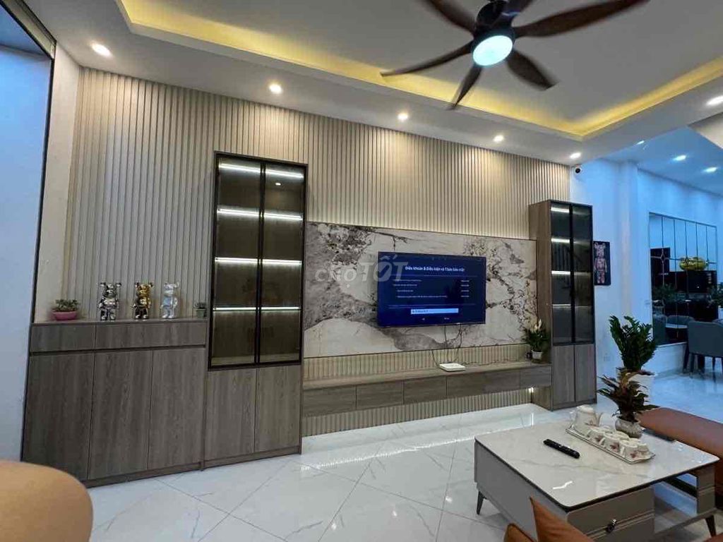 Rent an entire Mỹ Đình area of 45 m2 x 5 level 5 bedroom full of 14 million