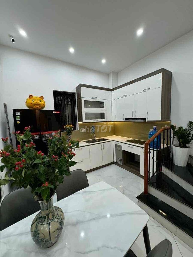 Rent an entire Mỹ Đình area of 45 m2 x 5 level 5 bedroom full of 14 million