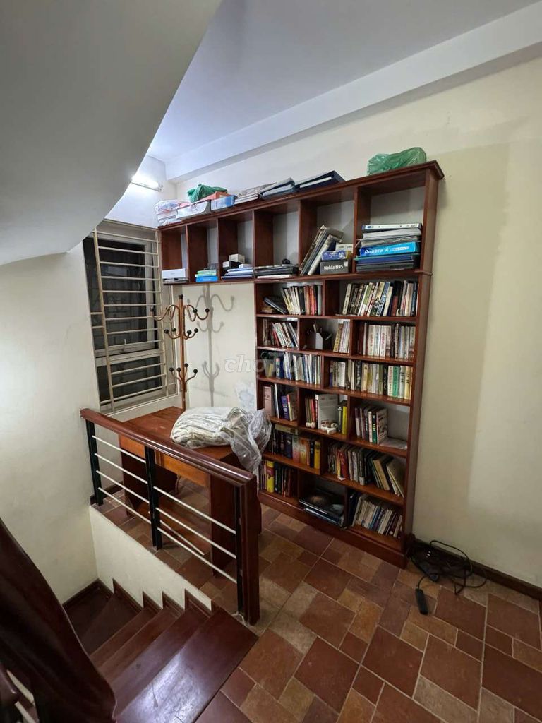 Five floors to rent văn cao 34 meters2, parking car, 14 million a month.