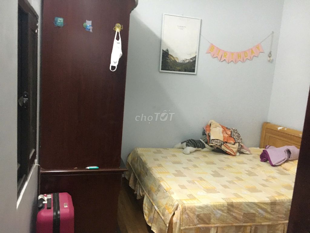 Rent the original four story house, 35 meters per 4/410 Vũ Ngọc Phan street.