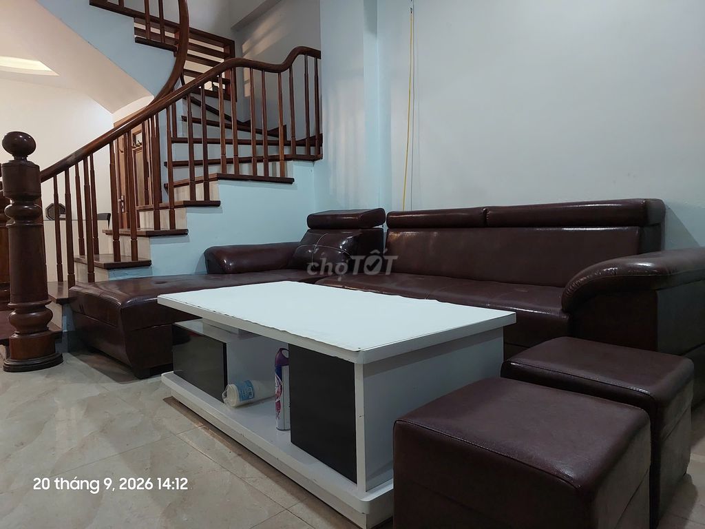 Rent a five-story Hoa Bằng house.