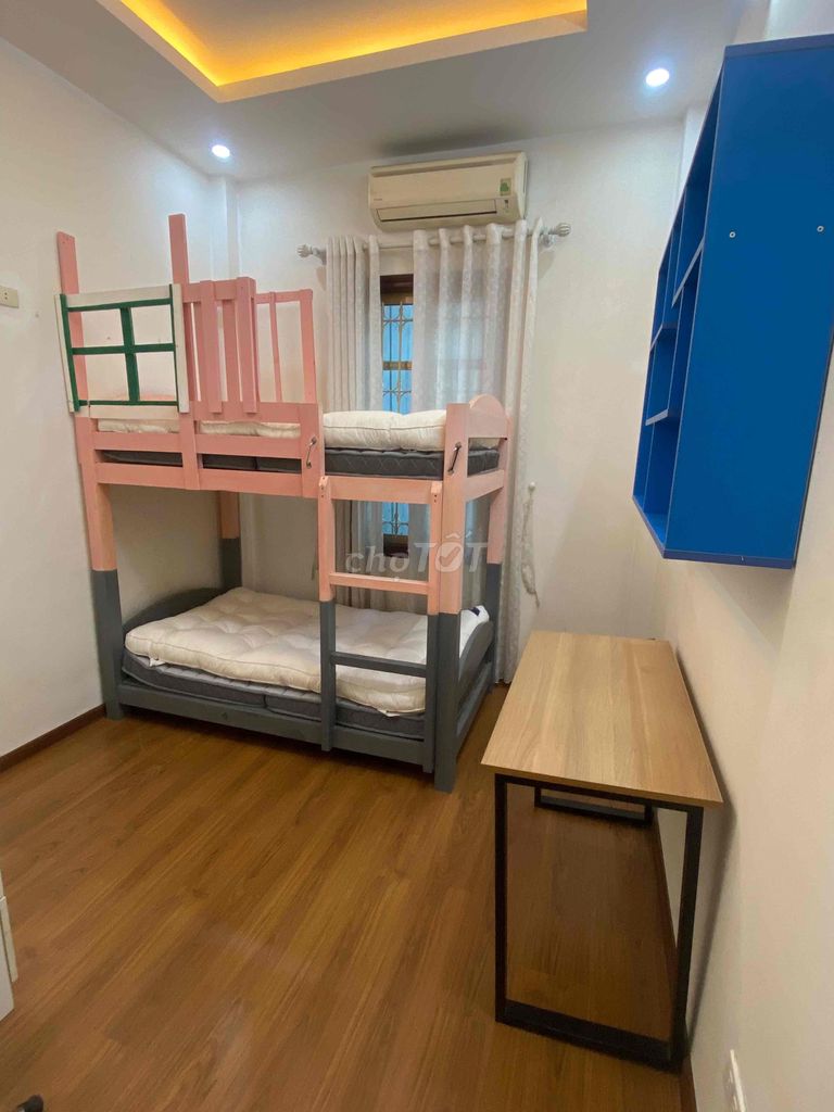 The owner rented his own house at 145 Quan Nhân