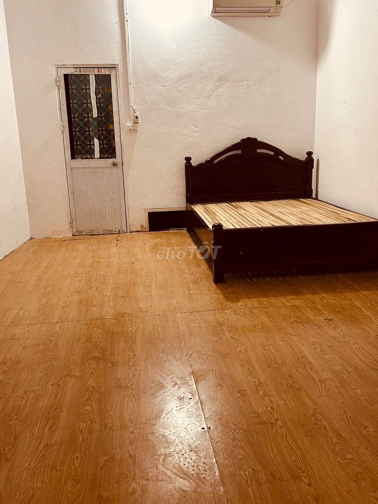 Rent the entire Vĩnh Hưng street, 2 stories, 4.5 million