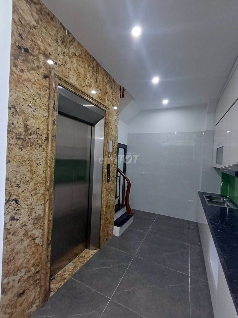 Rent the original Vĩnh Hưng, 5 elevators, KWI, vp, Spa