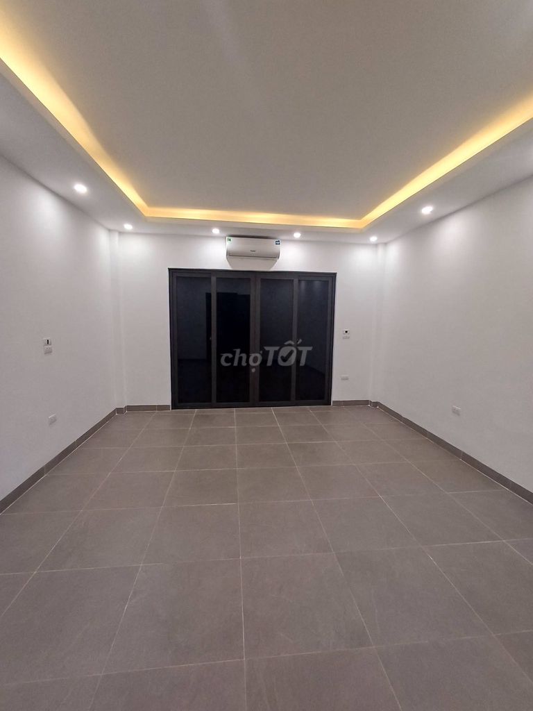 Rent the original Vĩnh Hưng, 5 elevators, KWI, vp, Spa