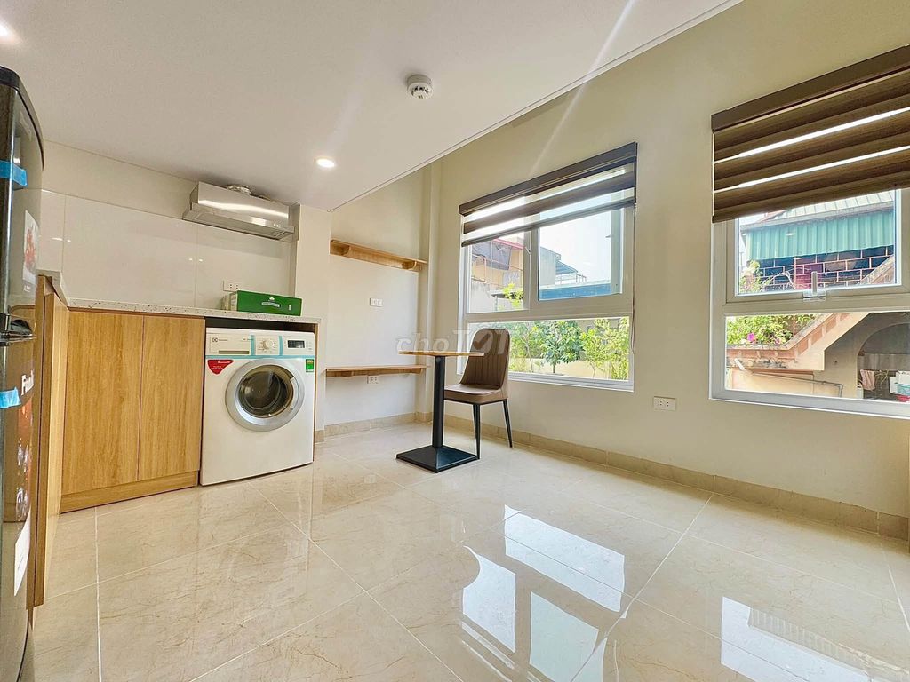 The new house has a complete furniture set up at Lĩnh Nam, Hoàng Mai.