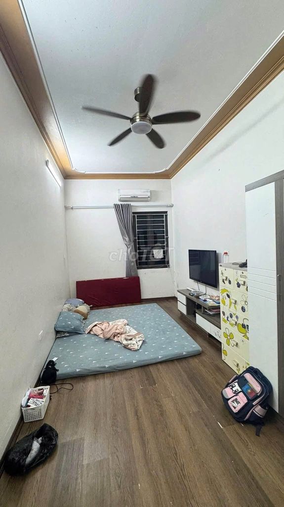 Rent a three-sleeper Trương Định, 10 million.