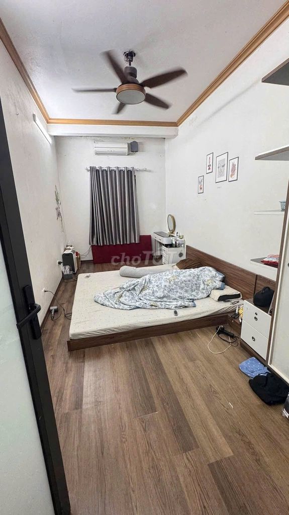 Rent a three-sleeper Trương Định, 10 million.
