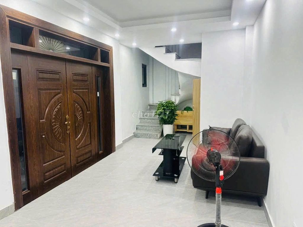 Rent Phúc Xá-Rie, 3 bedrooms full of stuff, deliver the house now.
