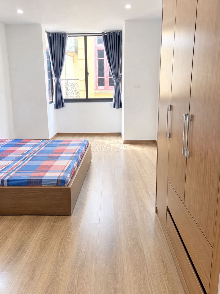 Rent Phúc Xá-Rie, 3 bedrooms full of stuff, deliver the house now.