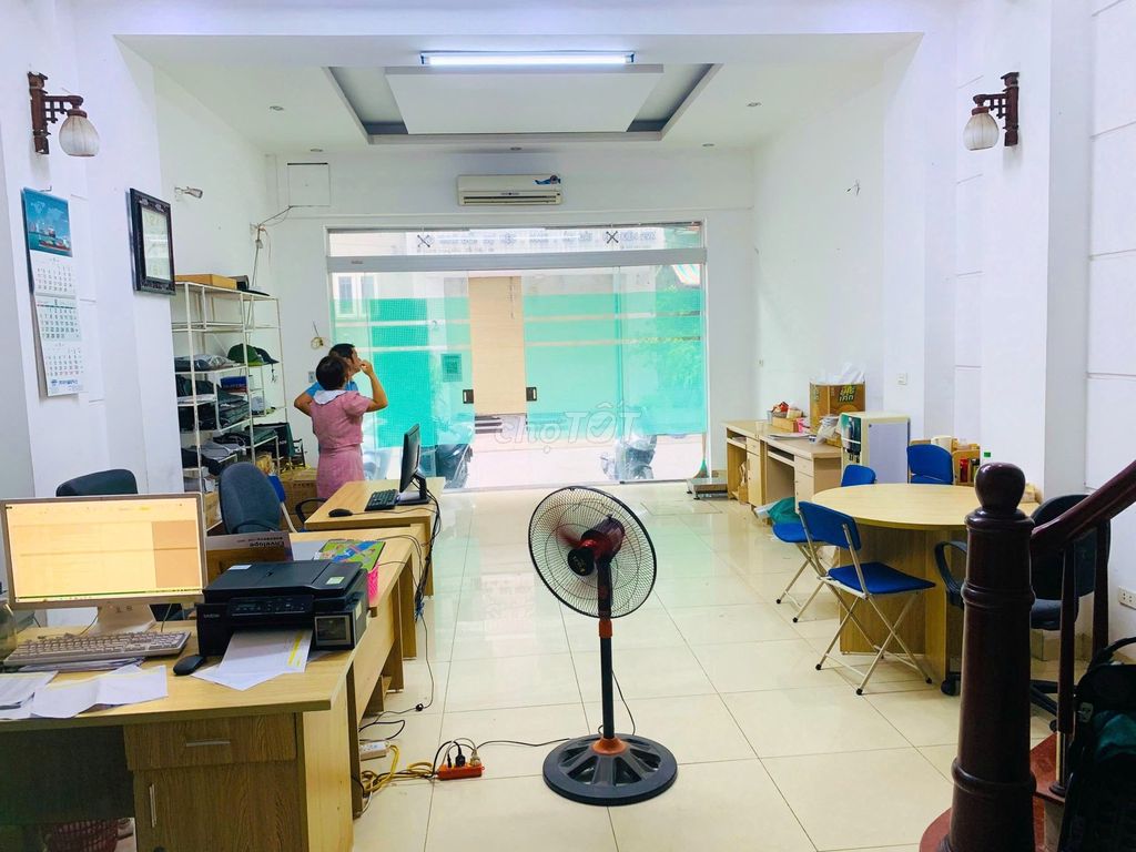 Rent an office, a clean business.