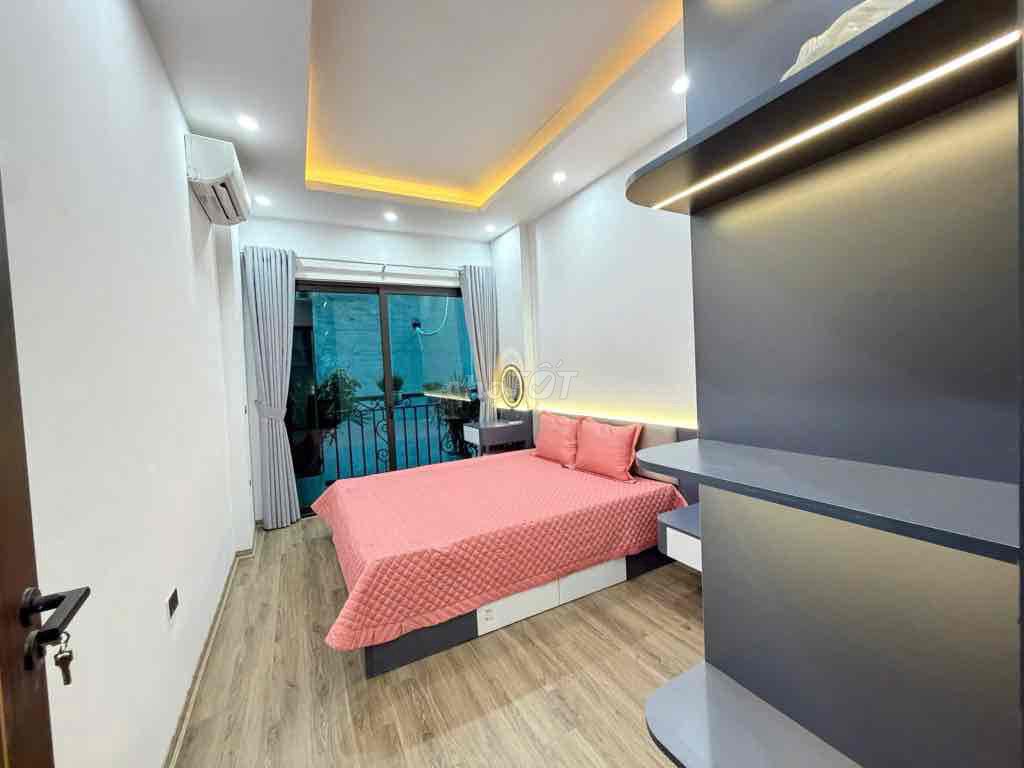 Rent your own Bạch Mai 35 m2*4th floor sleeps full of nice clothes right here.