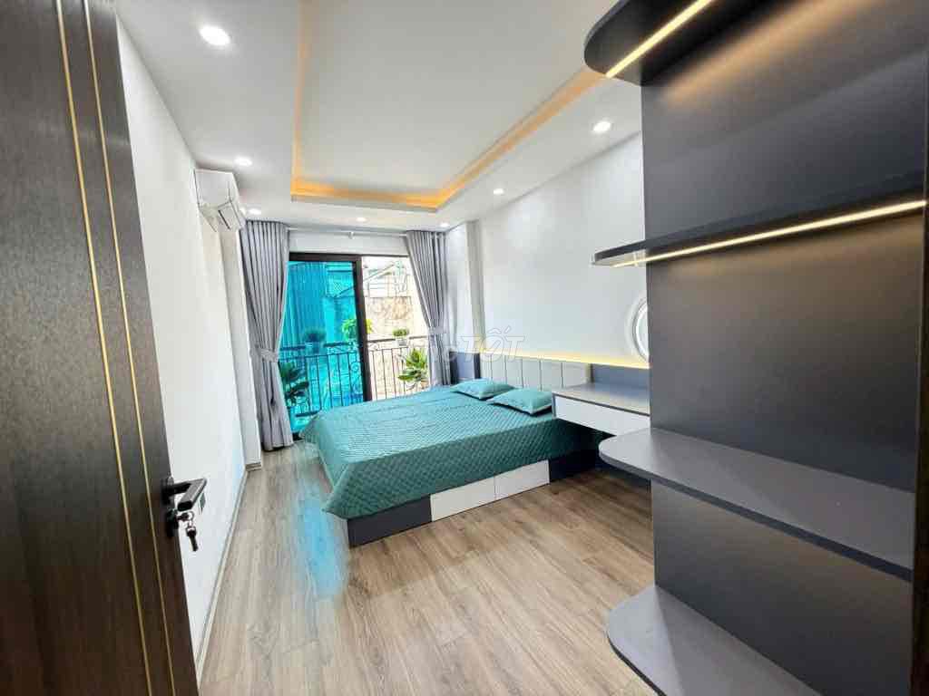 Rent your own Bạch Mai 35 m2*4th floor sleeps full of nice clothes right here.