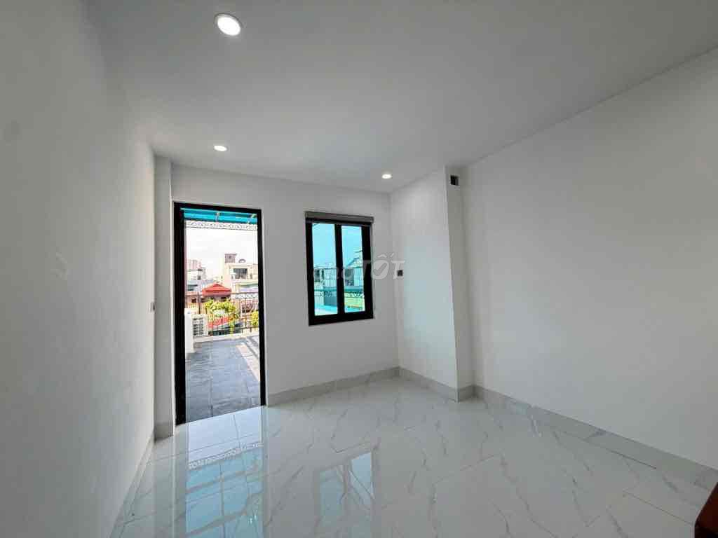 Rent your own Bạch Mai 35 m2*4th floor sleeps full of nice clothes right here.