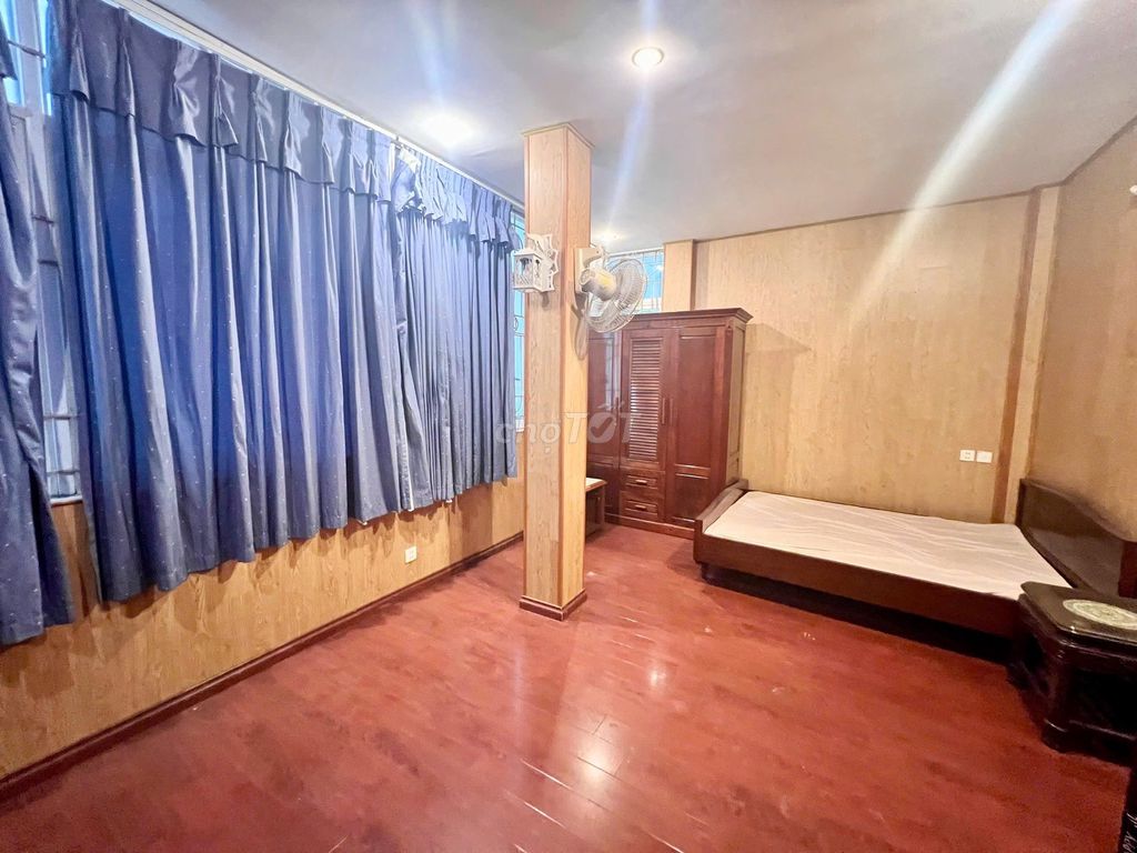 Thụy Khuê Street, 3 sleeps at 12 million, full furniture, neighborhood close, clean.