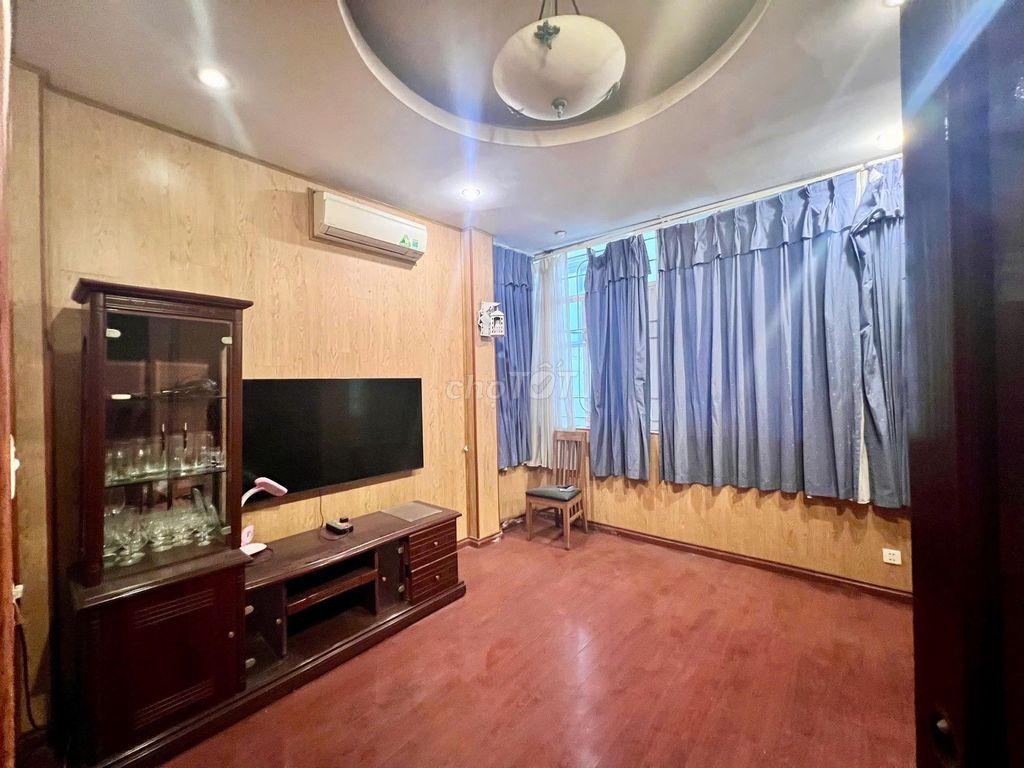 Thụy Khuê Street, 3 sleeps at 12 million, full furniture, neighborhood close, clean.