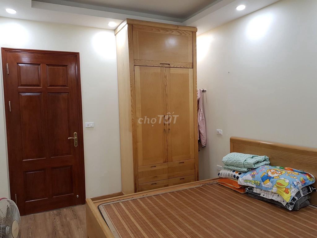 Rent the main house of the 66th street in Lake Rui Xi area 50 meters x 4th floor bedroom