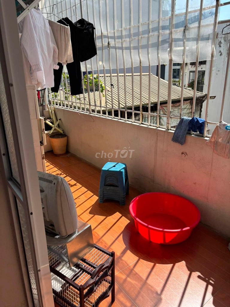 Rent a four-story 4th street 495 Nguyễn Trãi, Thanh Xuân, full suit