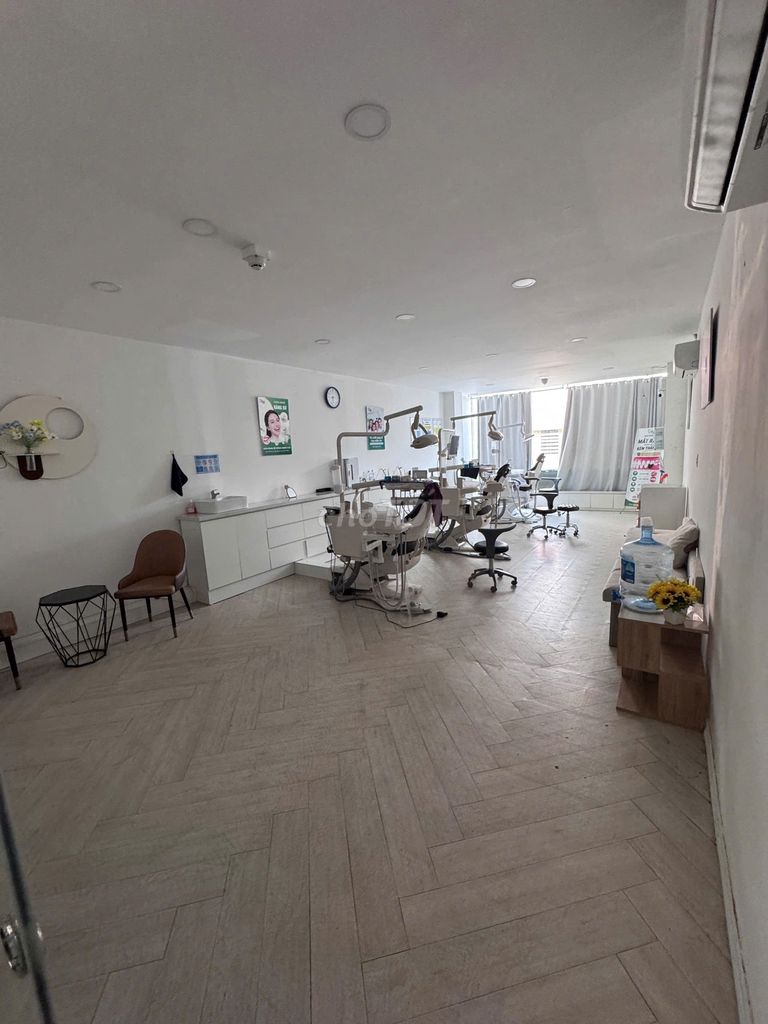 Rent a three-story Lê Lợi Hà Đông area of 50 m2 at 30 million a month.