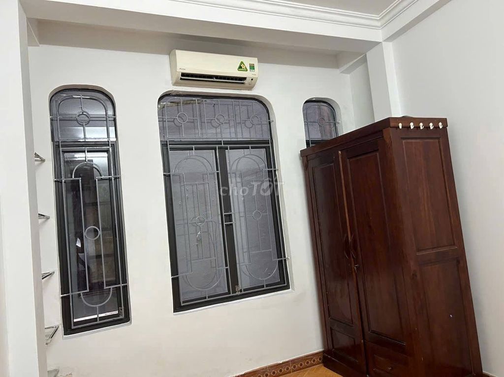 Rent the entire Hoàng Mai, 9 million a month, near the Temple Lake.