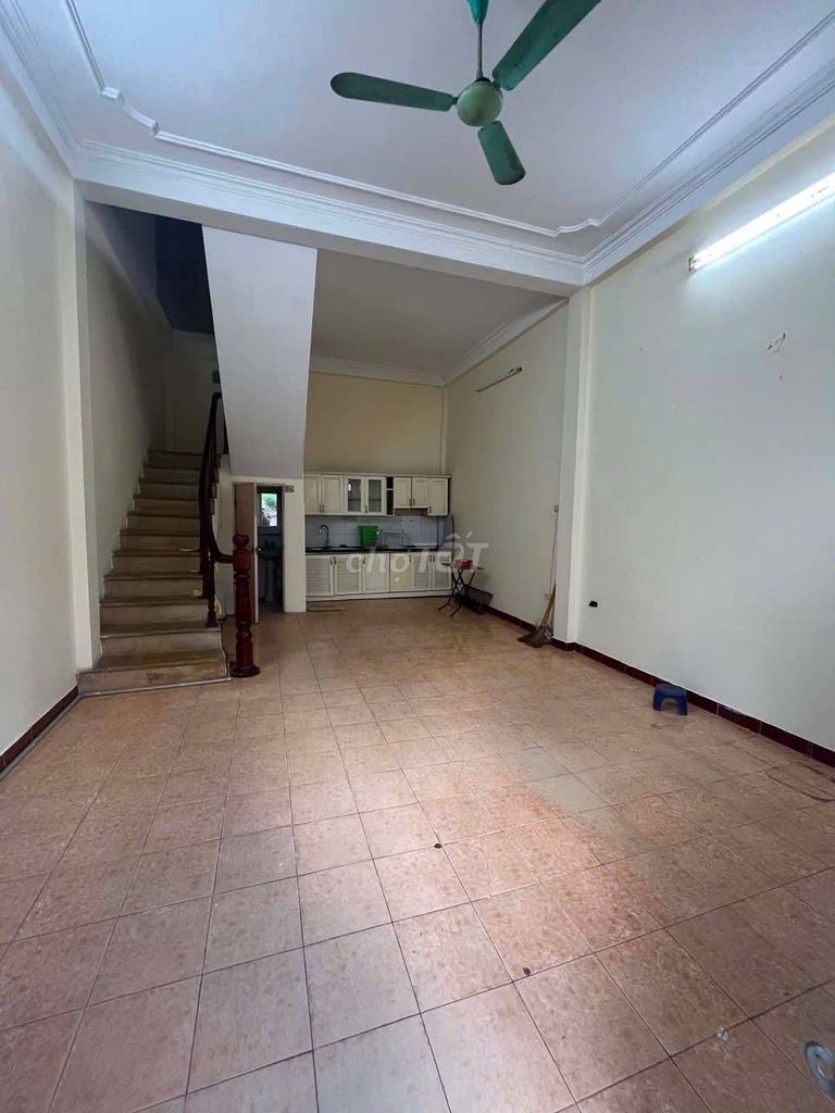 Rent the villa 50 meters. Three floors of the smalltic area, Tân Khai.