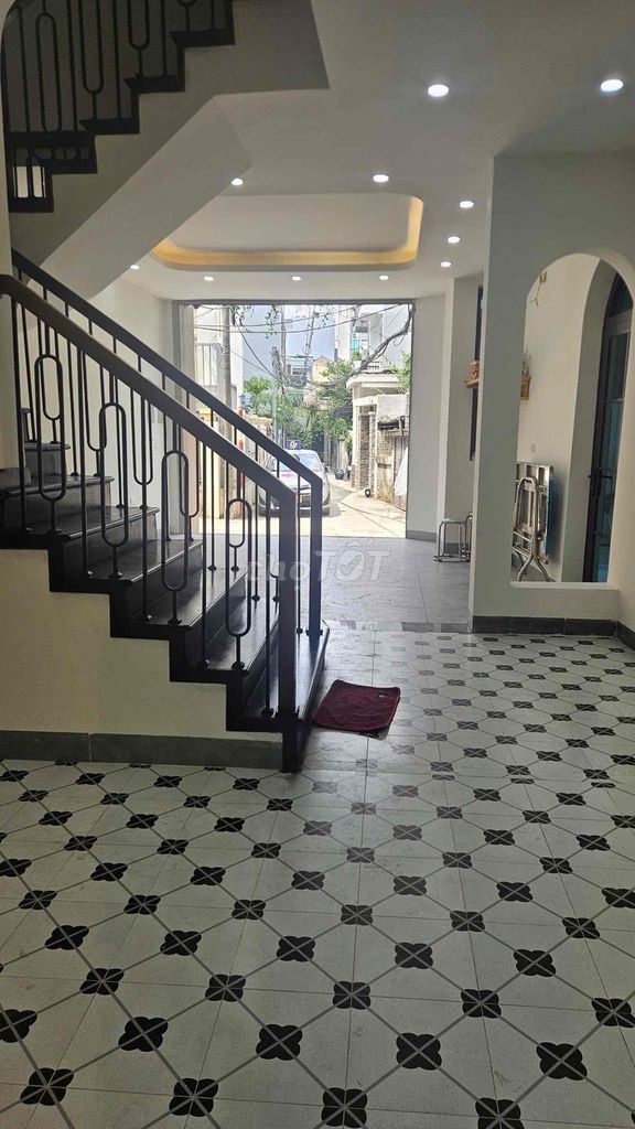 Rent Nguyễn Hoàng Tôn, Xuân La. 45 m2 x5 T, car, alley