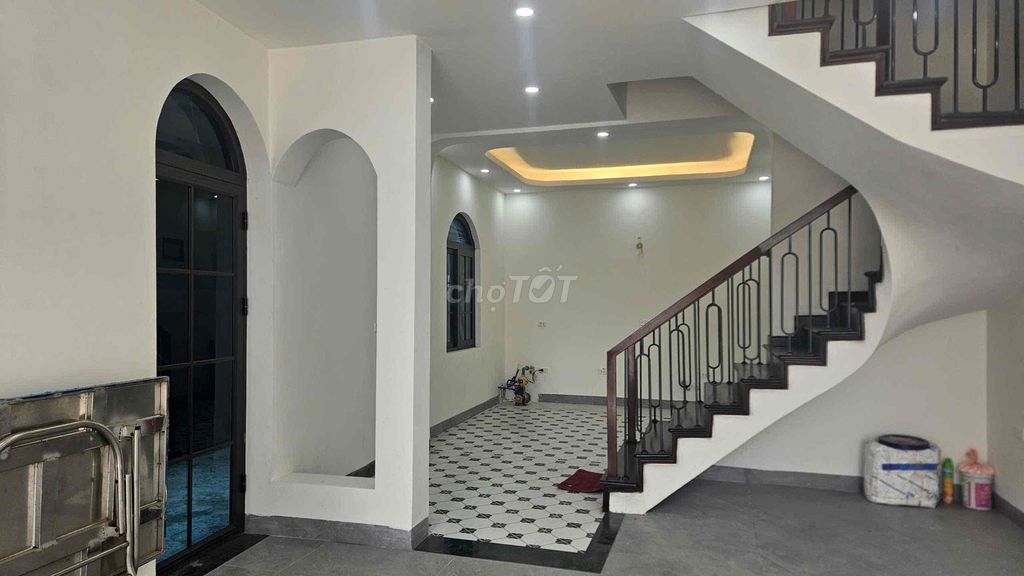 Rent Nguyễn Hoàng Tôn, Xuân La. 45 m2 x5 T, car, alley