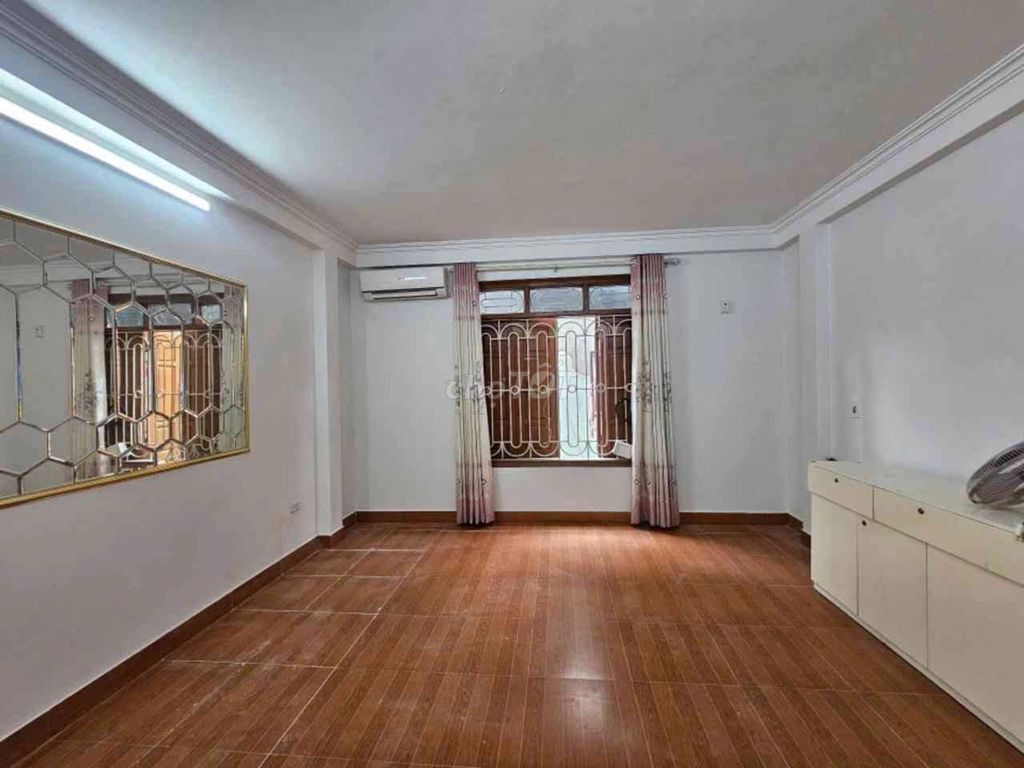 Rent the original house 30 meters, 3 sleeping, Vĩnh Hưng, near Time City