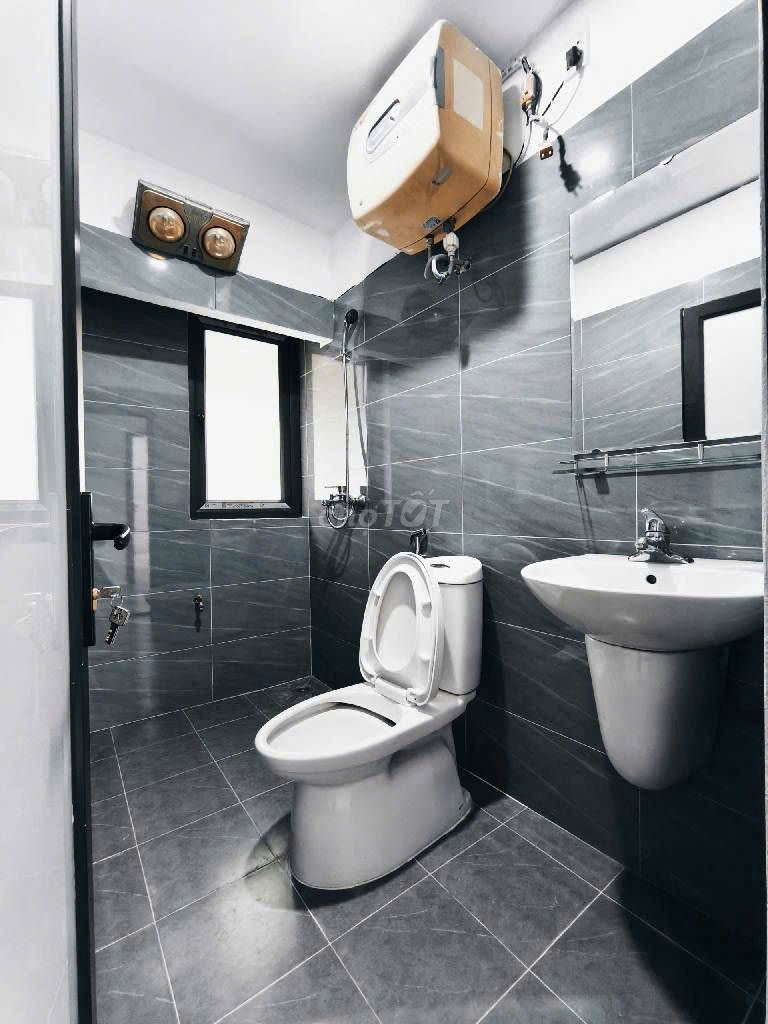 Renting at Lĩnh Nam costs 3 million per house 50 meters wide.