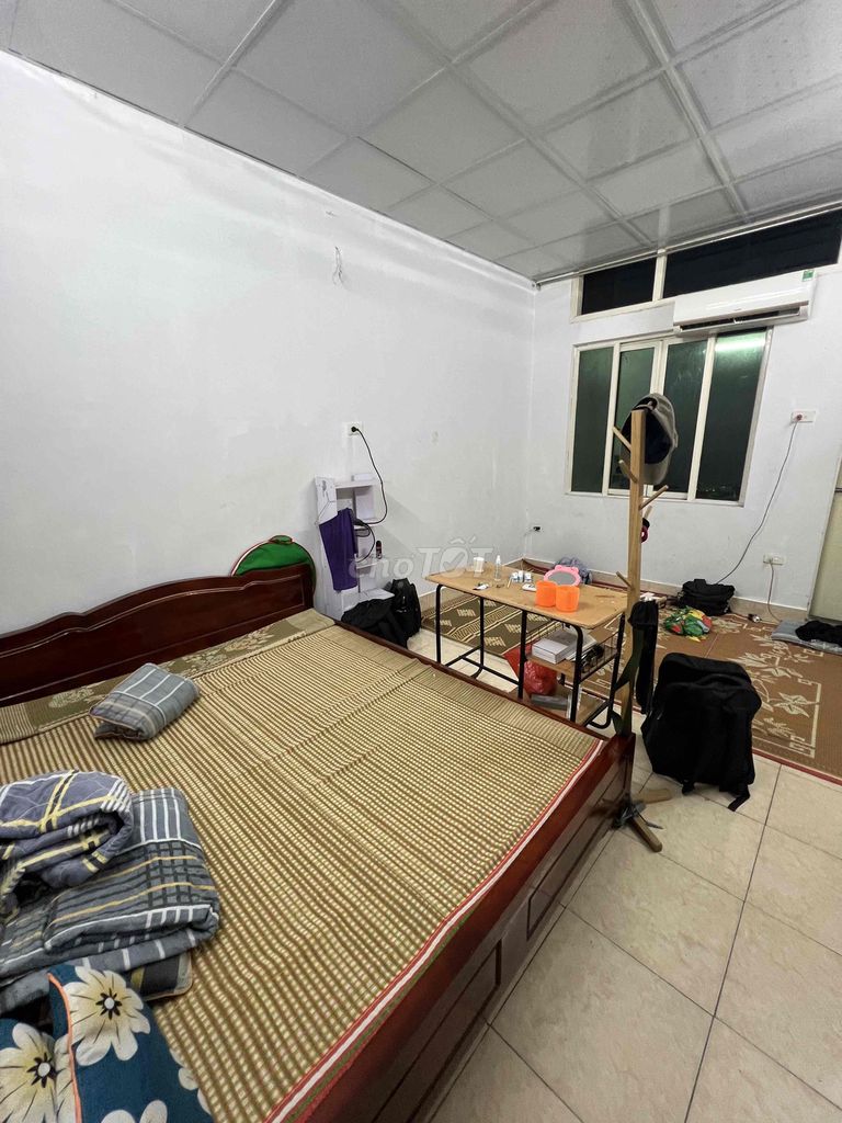 Rent the original Khương Trung.