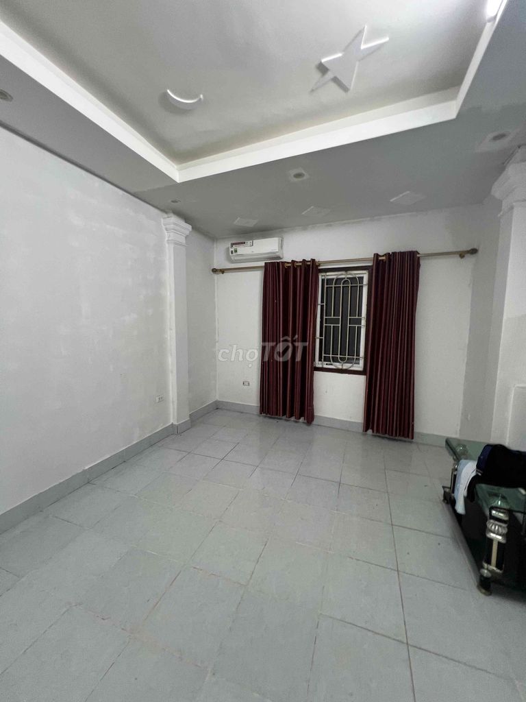 Rent the original Khương Trung.