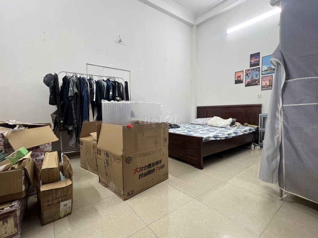 Rent a three-story Văn La street close to 50 m2 3 floors at 14 million a month