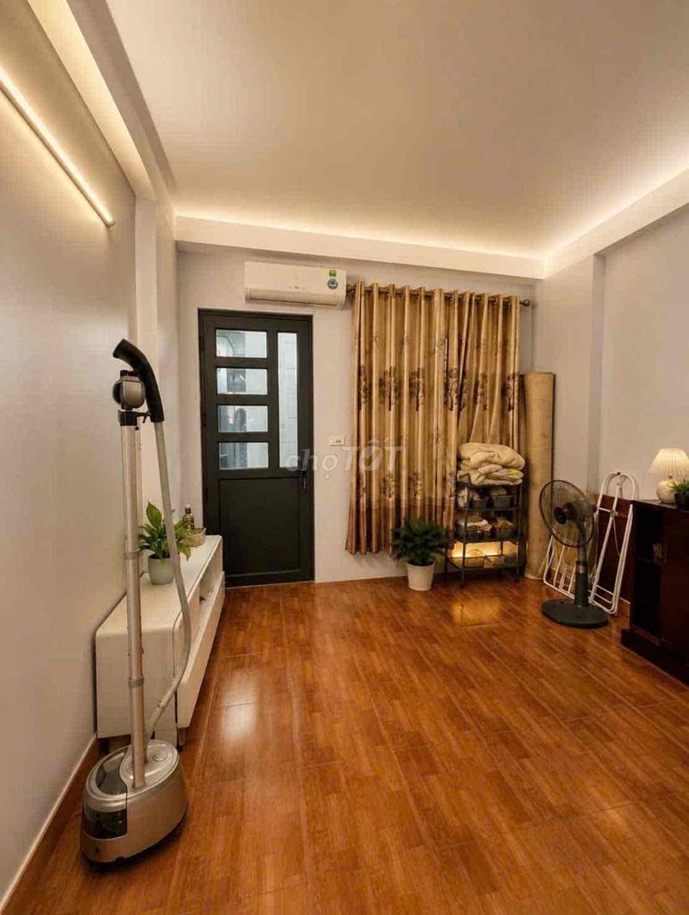 To rent Qq112 million.