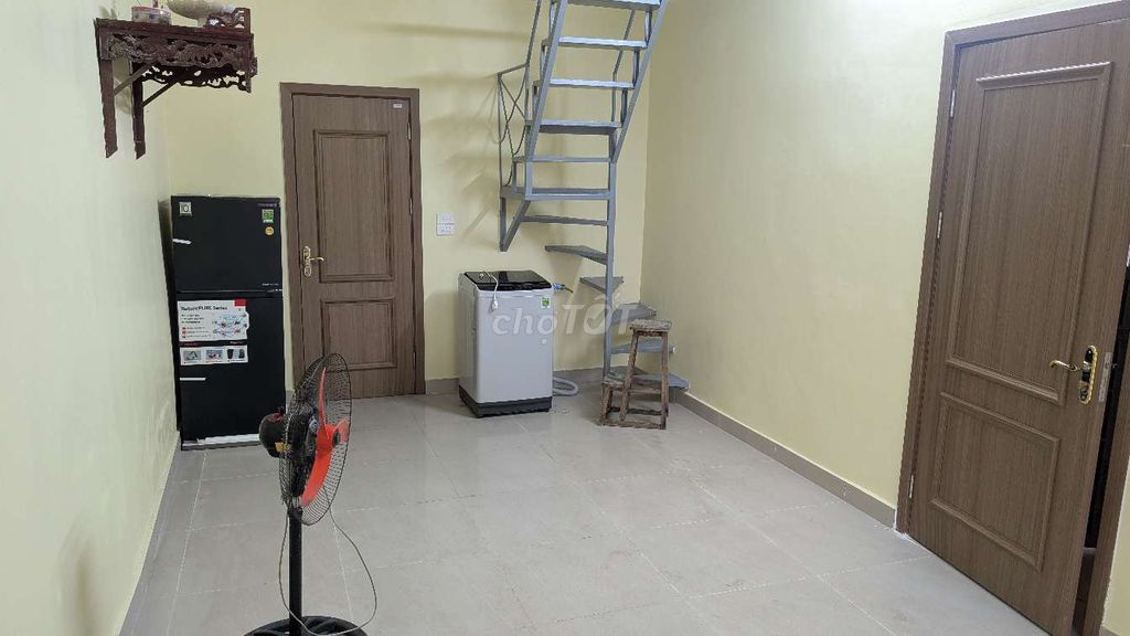 It's the owner who rents the group house b24 Kim Liên