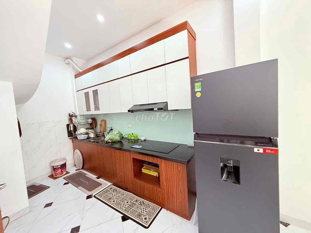 Rent an entire Xuân La area of 45 meters 5 floors 4 bedroom full of 13 million