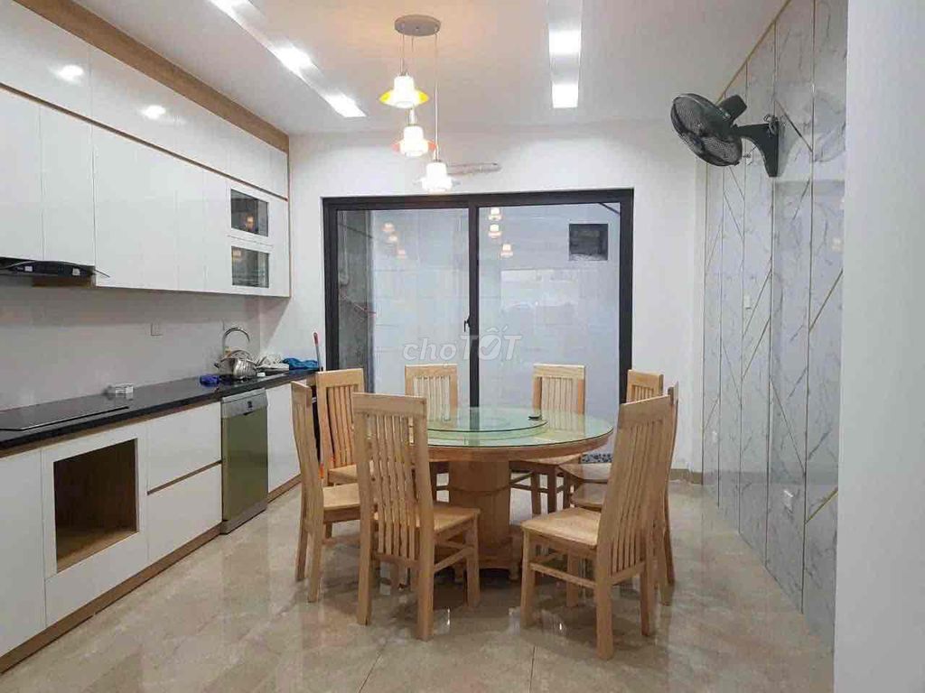 Hire Trung Kính Peace House 50 meters 5 floor 5 bedroom Full clothes