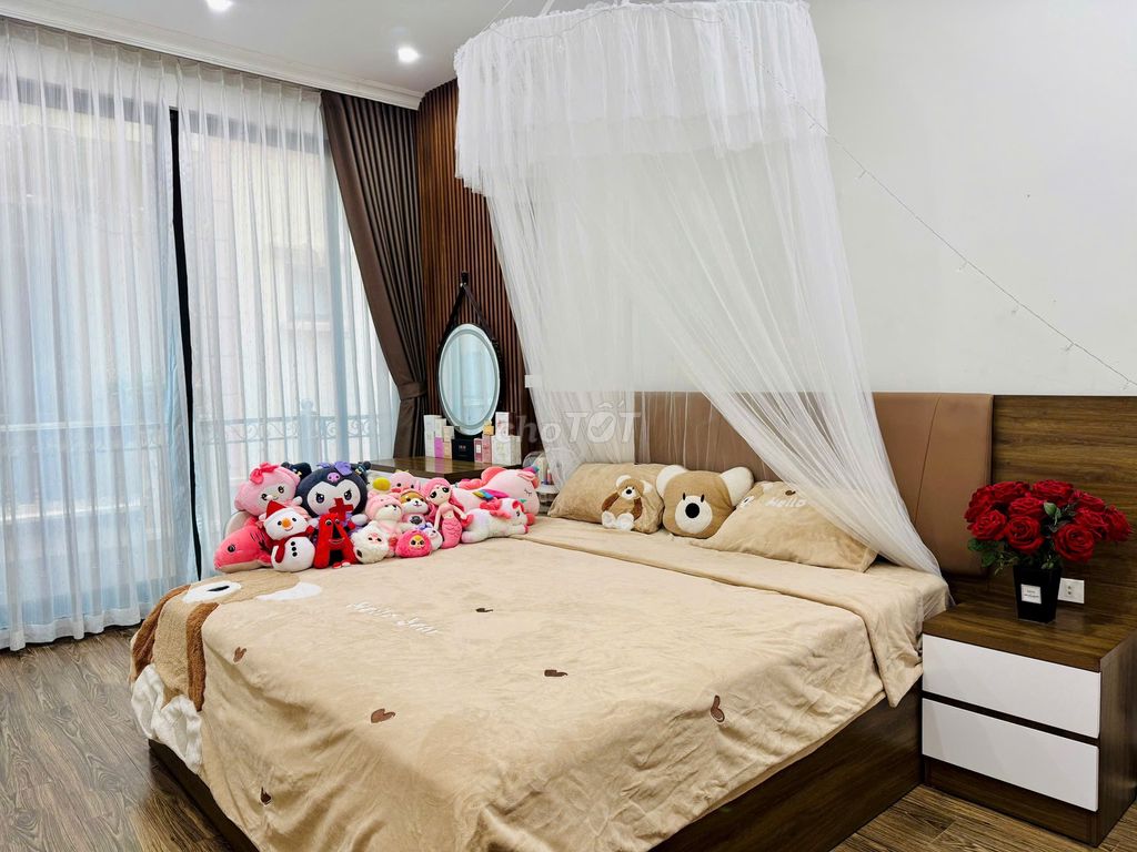 Rent a 5th street Hoàng Sâm - 50 M2 x 5 newly complete interior