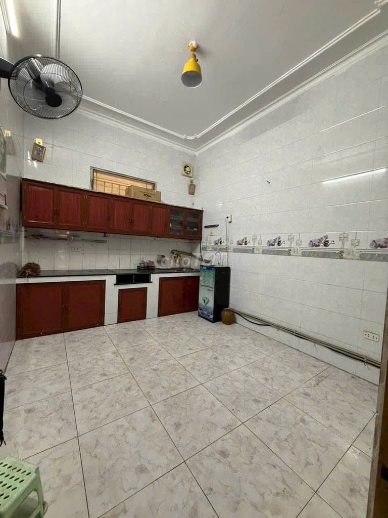 Rent Đức Giang-Scars-Adventures, business, four bedrooms. Cost 6.8 million.