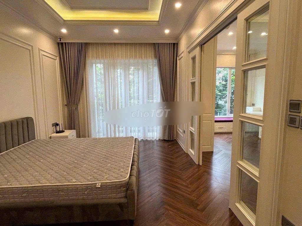Rent a villa 140 meters, high-end furniture, 4 sleeps, wide garage.