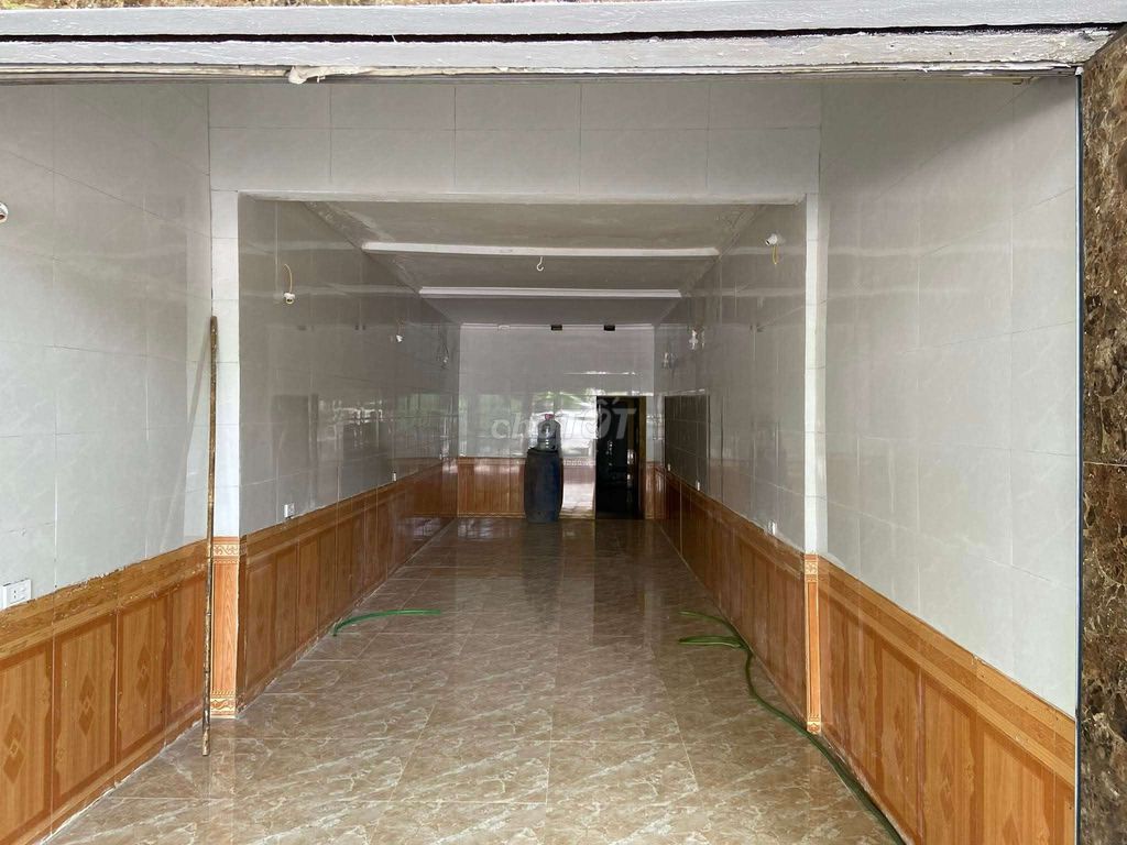 The 155 Kim Ngưu street house is good business.