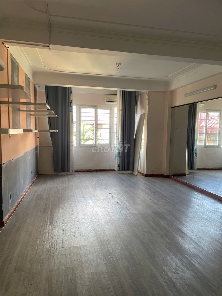 building offered building 2 Hoàng Cầu area 88 m2 x9 elevators 52 million.