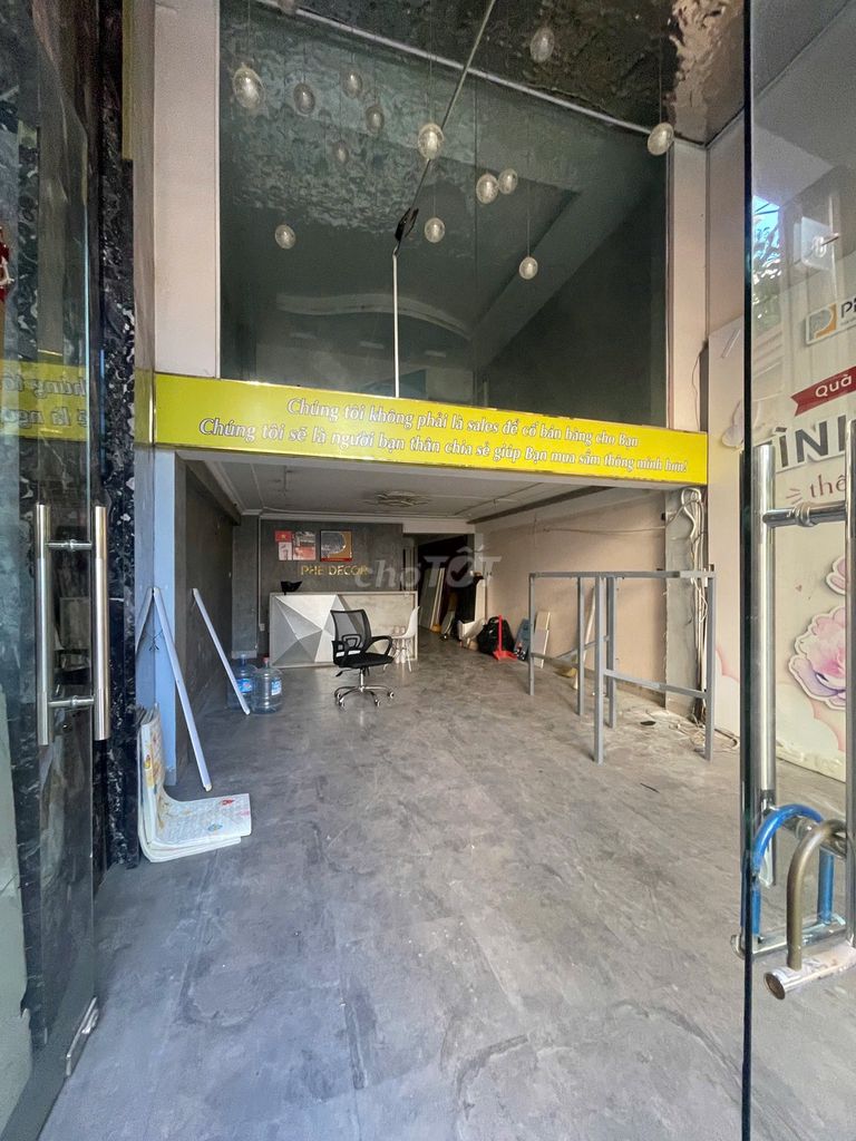 building offered building 2 Hoàng Cầu area 88 m2 x9 elevators 52 million.