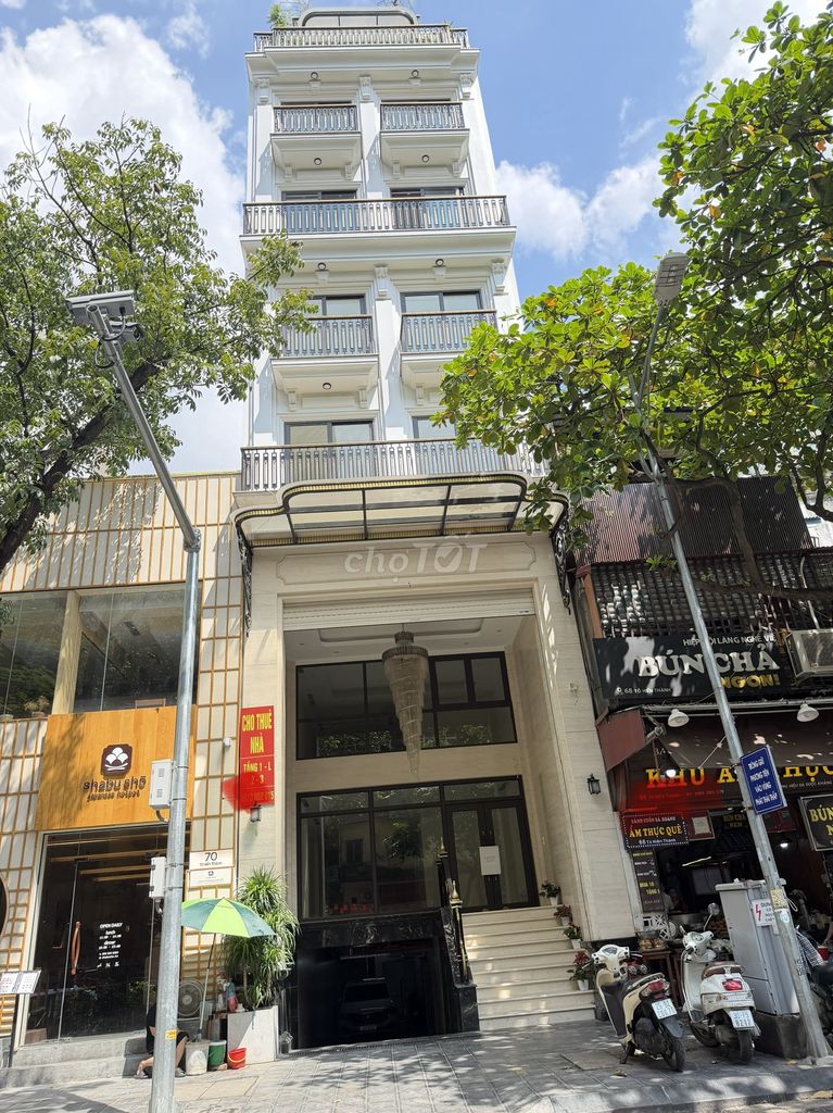 building offered building 2 Hoàng Cầu area 88 m2 x9 elevators 52 million.