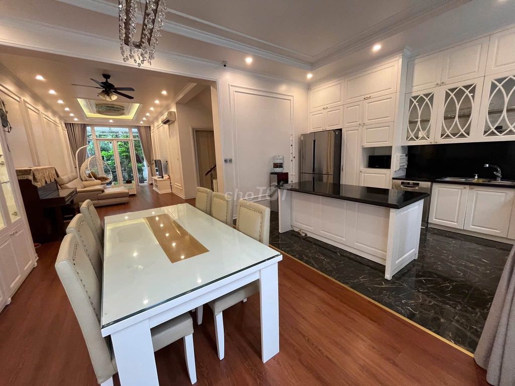 Rent the Ciputra villa, Tây Hồ, full interior.