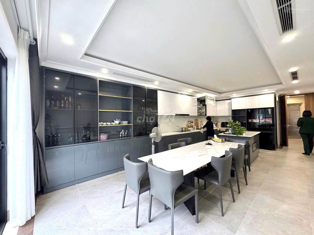 Rent the original 80 m2 x 7 floors, Ba Đình, full interior