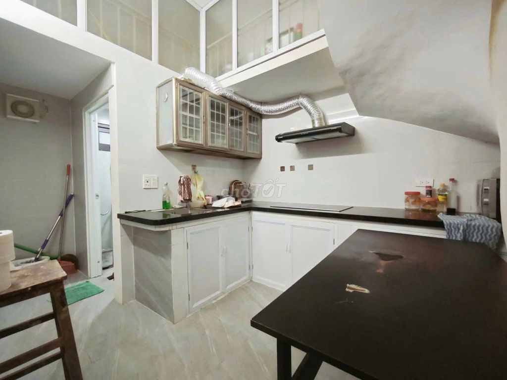 Rent 4th house to sleep in full flat 209 Đội Cấn, 10 million.
