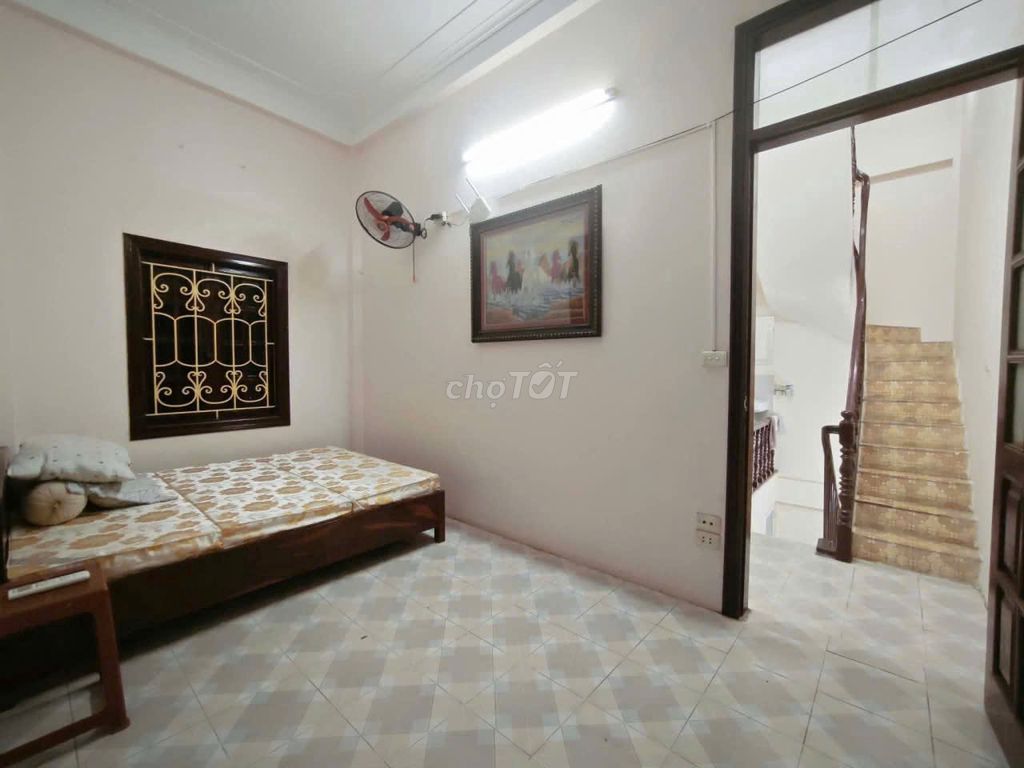 Rent 4th house to sleep in full flat 209 Đội Cấn, 10 million.