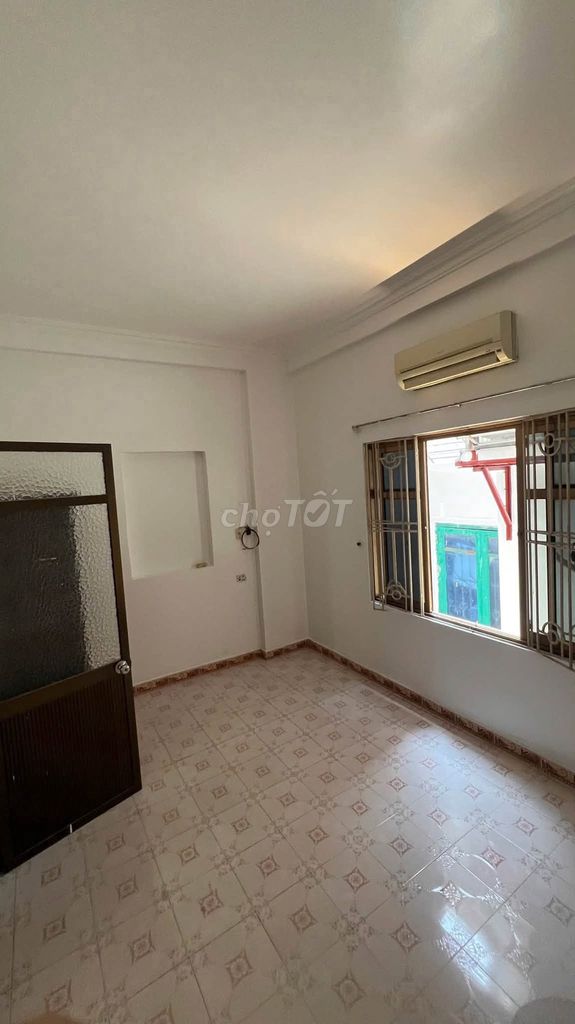 Rent Ngọc Hà, Ba Đình, 6 bedrooms.