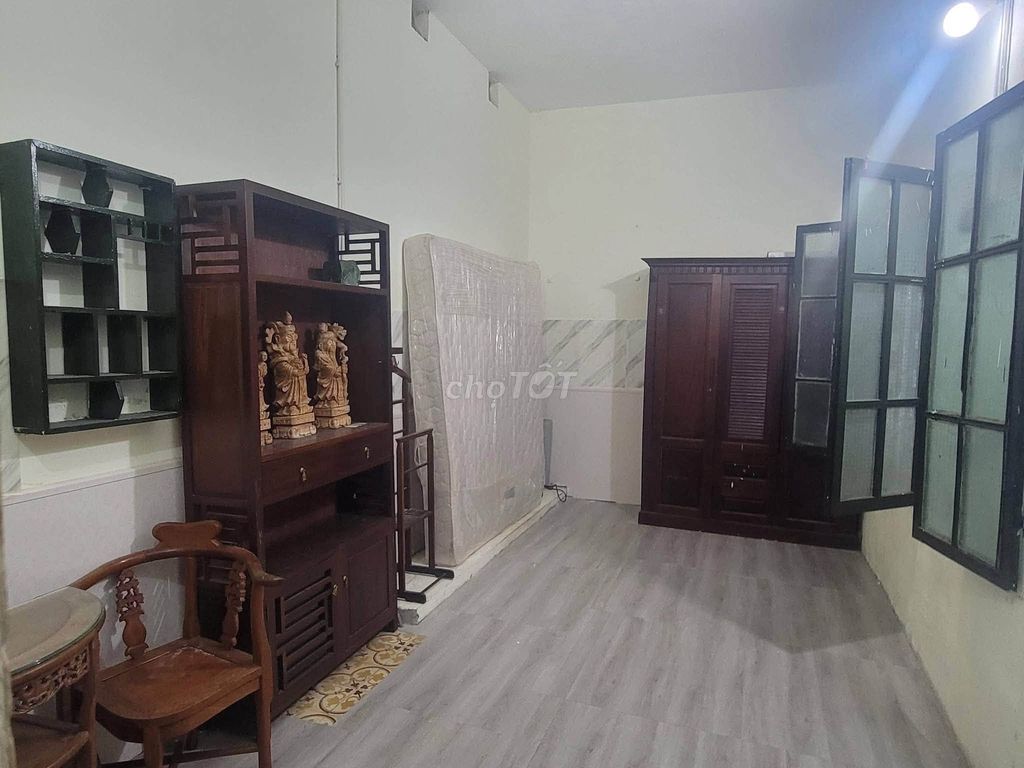 Rent the original Hoàng Hoa Thám, Ba Đình, 3 floors.